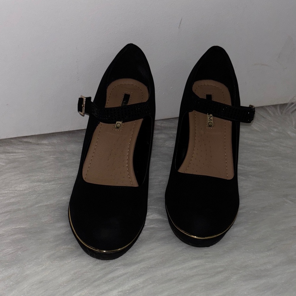 Chic Black Mary Jane Heels